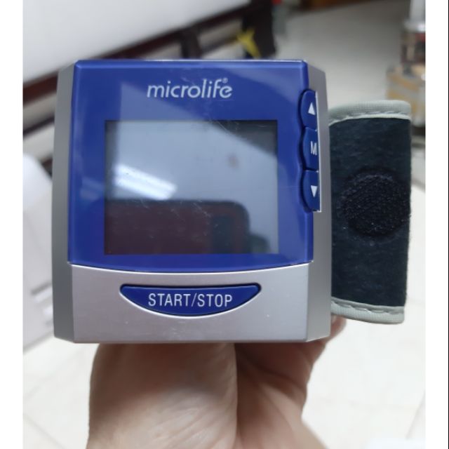 Máy đo huyết áp Microlife BP 3AX1.máy nhỏ gọn, dễ dàng sử dụng