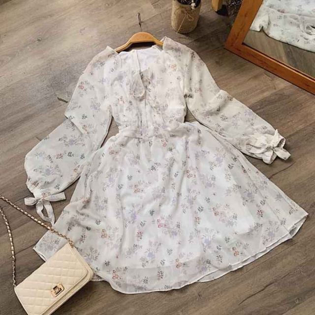 Đầm hoa cột nơ ngực