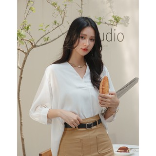 Áo sơ mi tay lỡ cổ V cài nút sau nữ Air Space 2111821029