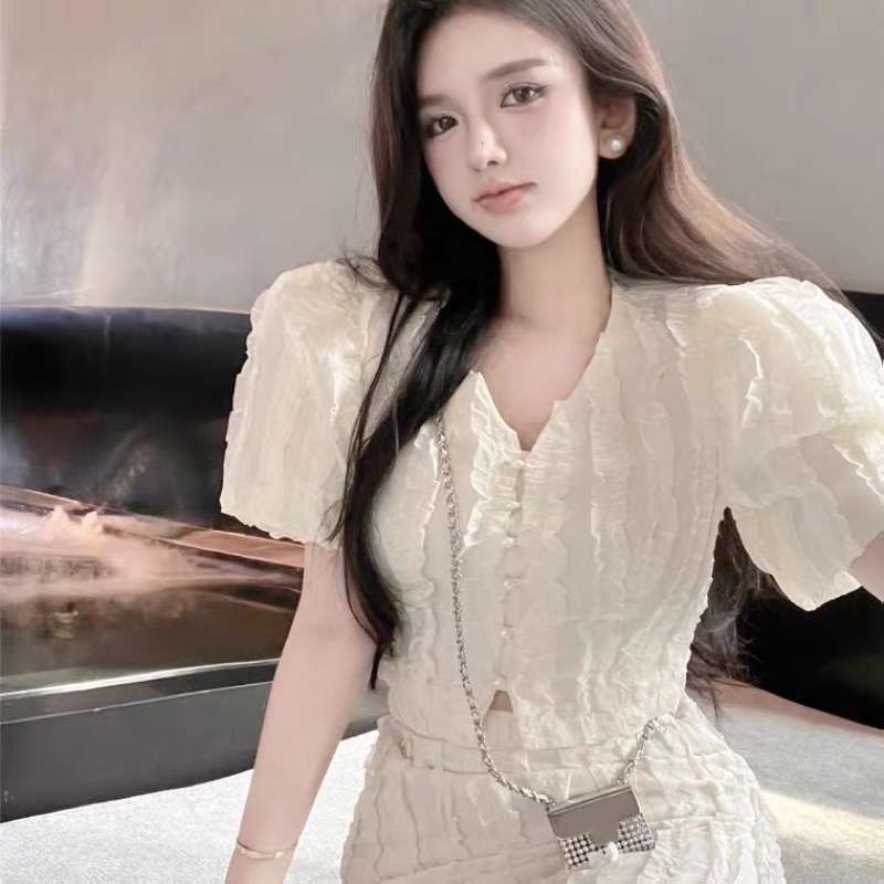 Set tiểu thư áo tay bồng + chân váy dài nhẹ nhàng thanh lịch vải chạy sóng nổi