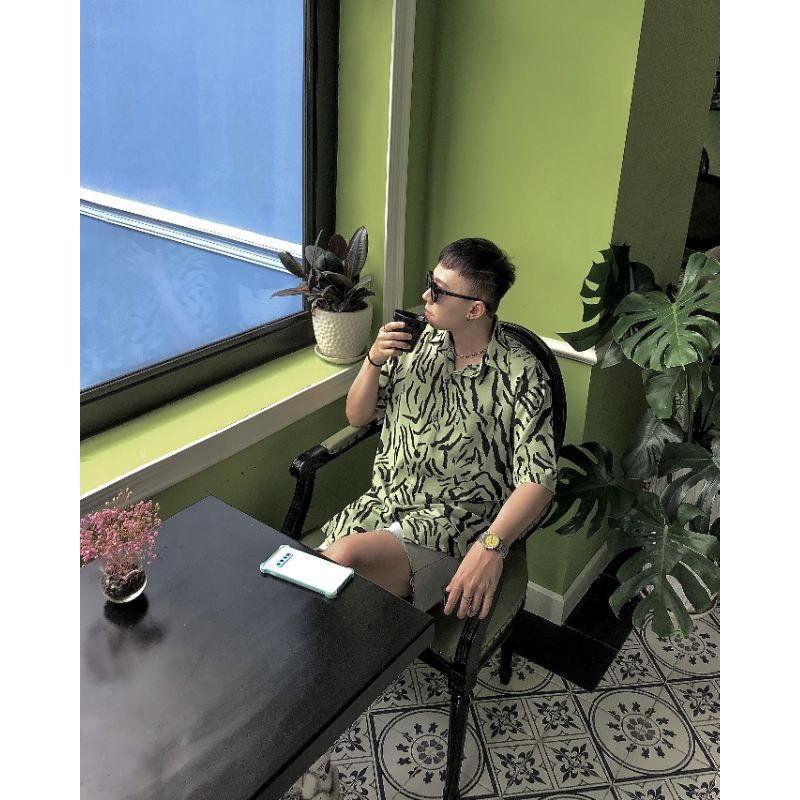 Unisex Shirt US-5 Sơ mi nam nữ họa tiết xanh lá | BigBuy360 - bigbuy360.vn