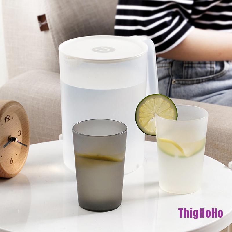 Bình đựng nước bằng nhựa dung tích lớn thiết kế tiện dụng cho gia đình