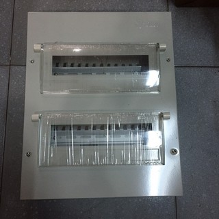 TỦ ĐIỆN ÂM TƯỜNG 24 ĐƯỜNG SINO CHỨA 24 MODUL EM-24PL