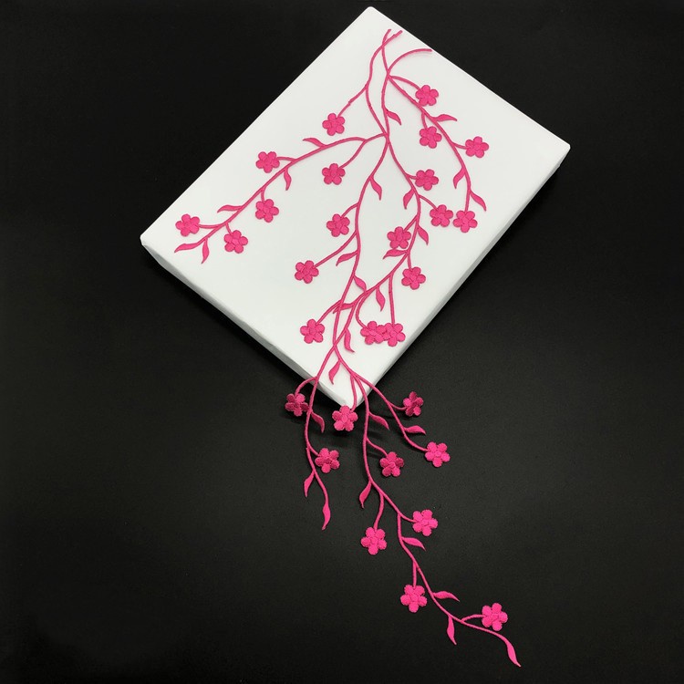 Miếng Vá Ủi Thêu Hình Hoa Mận / Vàng / Bạc 47CM Kèm Keo Dán Sau Lưng