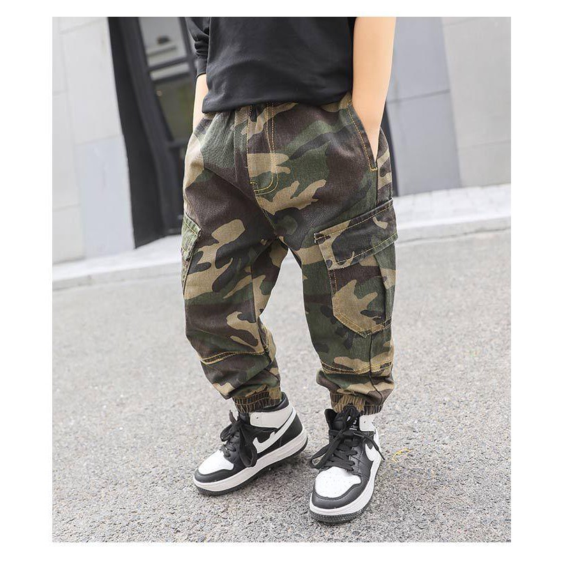 Quần joggers họa tiết lính cho bé