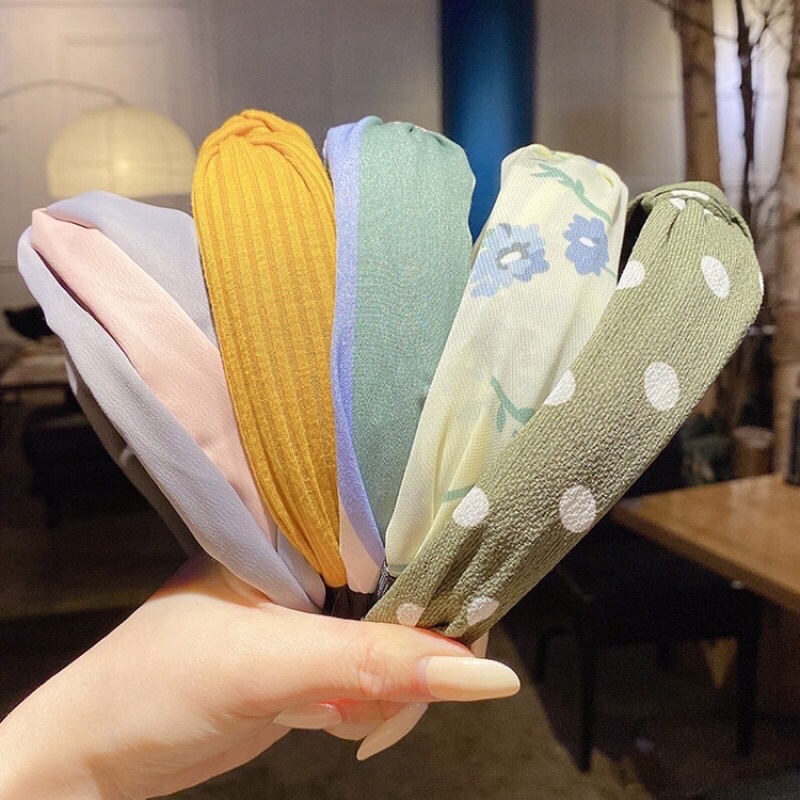 Bờm cài tóc thắt nút nhiều họa tiết phong cách Hàn Quốc, màu sắc đa dạng cho các bạn nữ lựa chọn