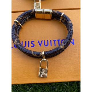 Vòng đeo tay LV 02 fullbox