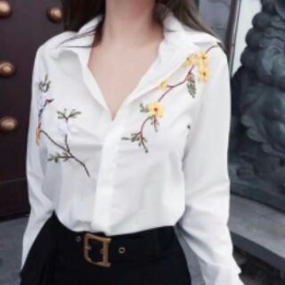 Áo sơ mi thêu hoa