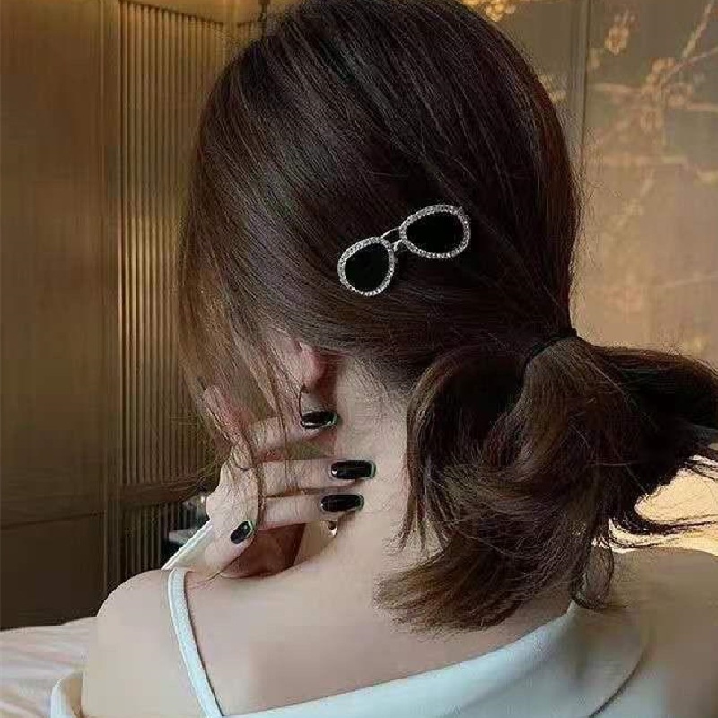 Kẹp tóc hình mắt kính