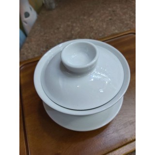 Tách trà sứ trắng kiểu cung đình