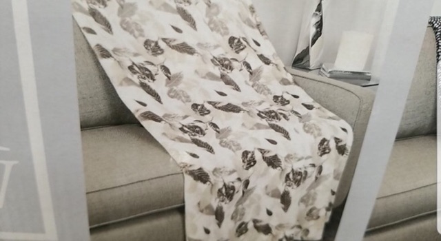Mền /Chăn Life Urban / Studio Plush Throw