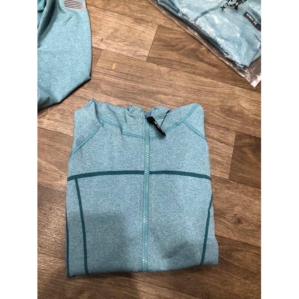 Áo Khoác dệt tập gym logo tay