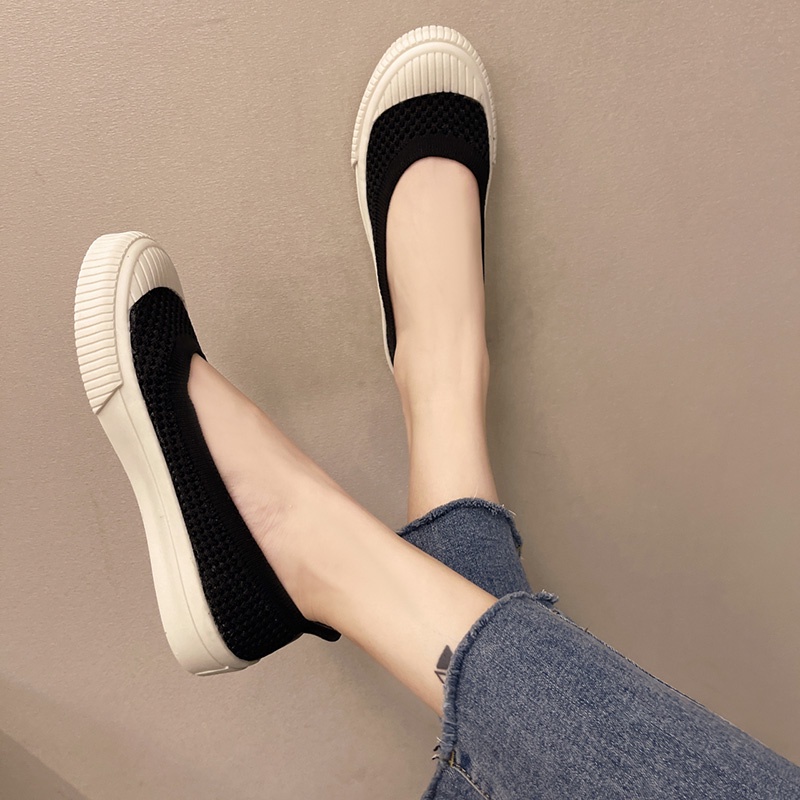 Giày Búp Bê Đế Bằng Mũi Tròn Đục Lỗ Thoáng Khí Màu Sắc Xinh Xắn Cho Nữ