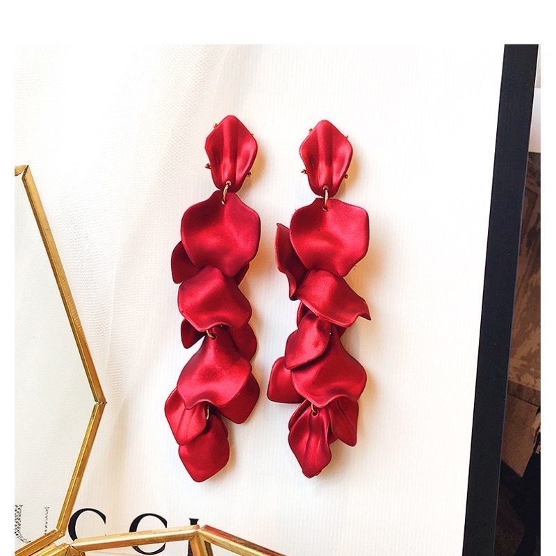 Hoa tai đỏ nhiều kiểu phong cách sang trọng quyến rũ TRIPBLE T DRESS