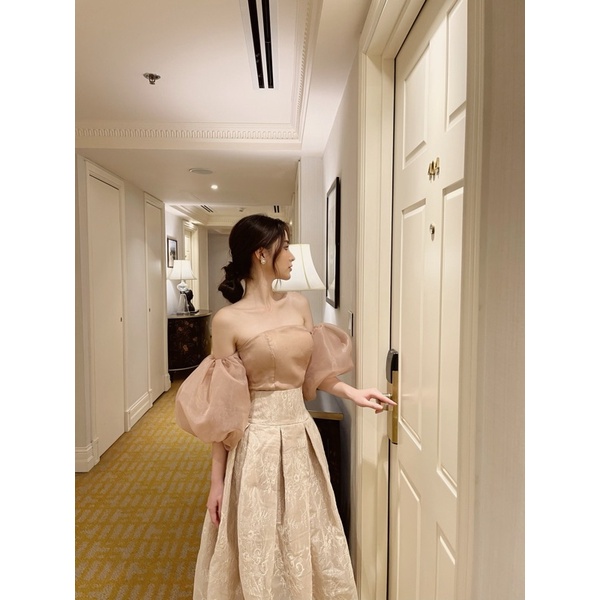 Áo cup ngực organza  H.I.U ROOM tay bồng tiểu thư, roses top thiết kế hồng nude cao cấp H.I.U design 2022.