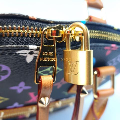 IV. Túi xách LV dáng hến si Nhật xịn sò