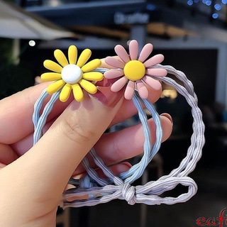 Cột tóc nhiều chi tiết hoa cúc