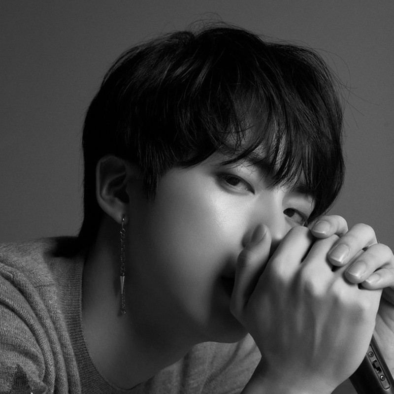 Bông tai chất liệu đồng dáng dài độc đáo