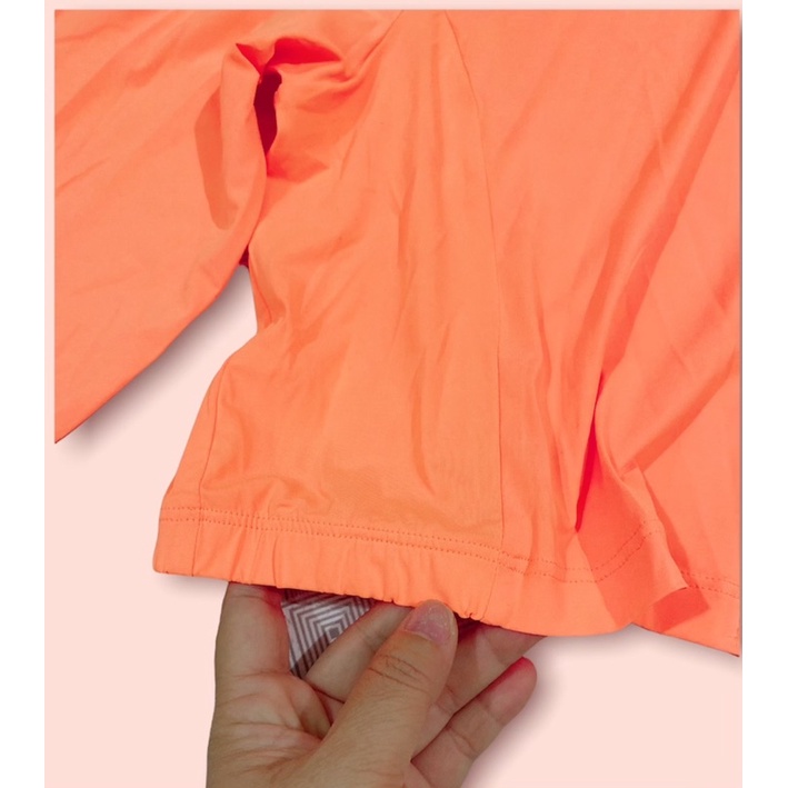 Áo khoác croptop thể thao
