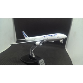 Máy bay mô hình Boeing và Airbus