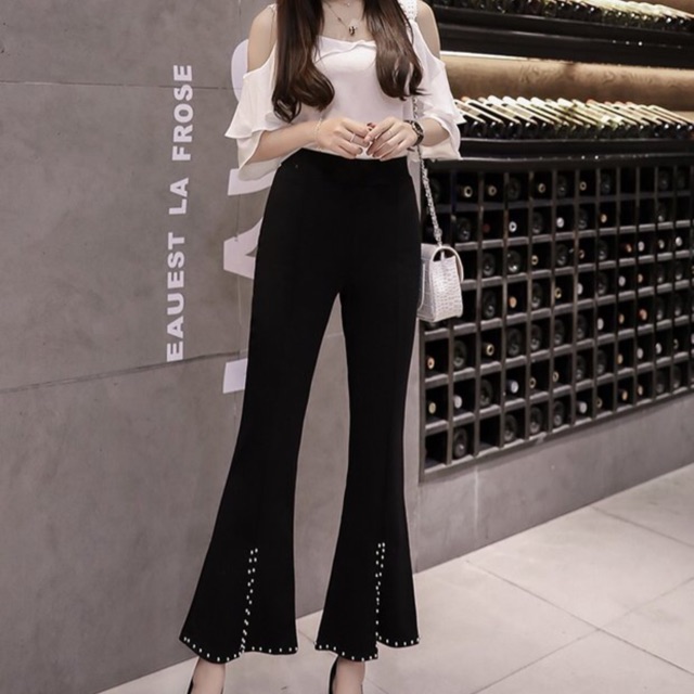 Quần loe đinh tán cá tính
