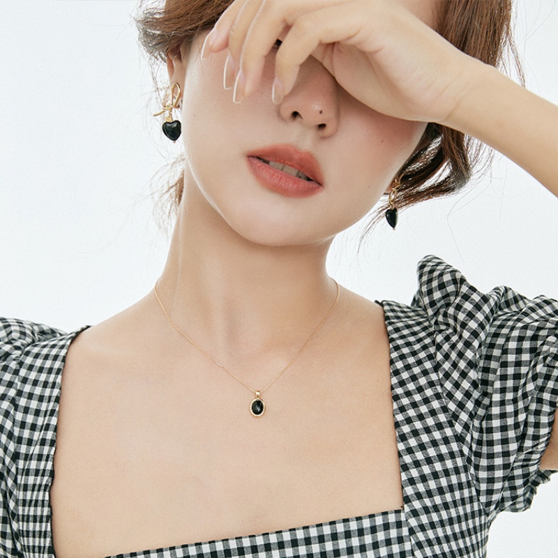 Khuyên Tai Thắt Nút Hình Trái Tim Màu Đen Nhạt Cao Cấp Thời Trang Mùa Hè Hàn Quốc 2022