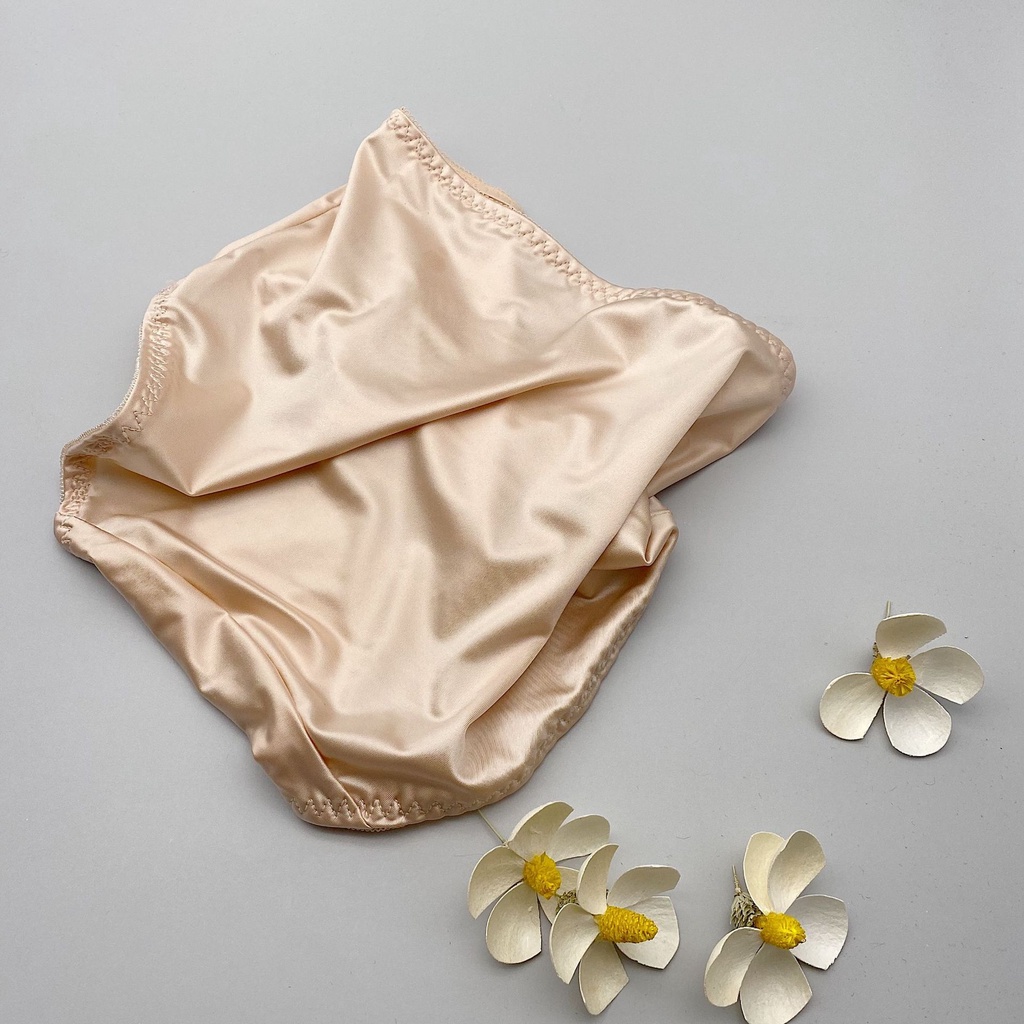 Quần Lót Thể Thao Satin Không Đường May Thoáng Khí Thoải Mái Dành Cho Nữ