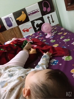 Quạt Mini tích điện kẹp 360