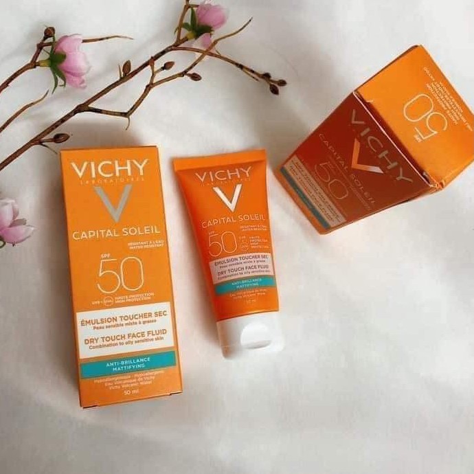 Kem Chống Nắng Vichy Capital Soleil SPF 50+ Da Dầu Và Da Hỗ Hợp 50ml | BigBuy360 - bigbuy360.vn