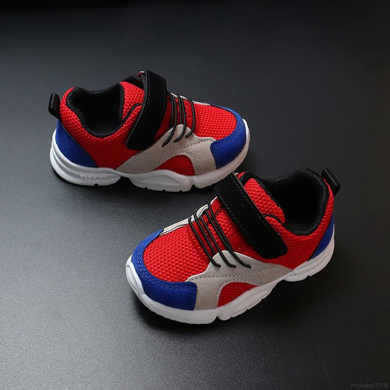 Giày thể thao êm chân và thời trang cho bé