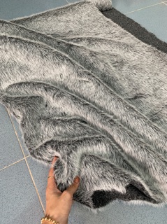 Thảm xám tro ngắn