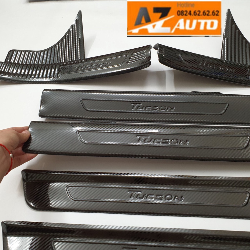 Ốp Bậc cửa, Nẹp bước chân CARBON xe Hyundai Tucson 2022-2023, Vân cacbon cao cấp