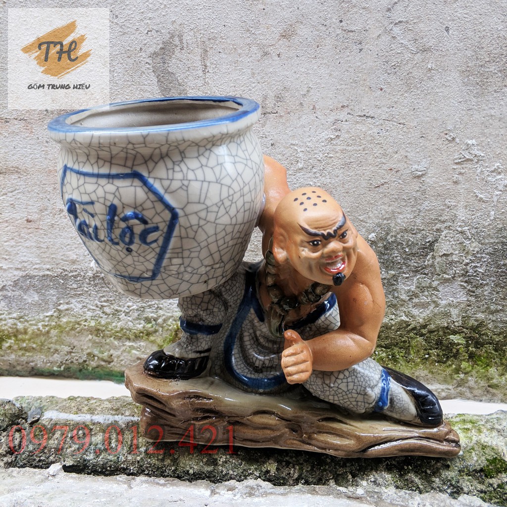 Tượng la hán bê chậu gốm Bát Tràng