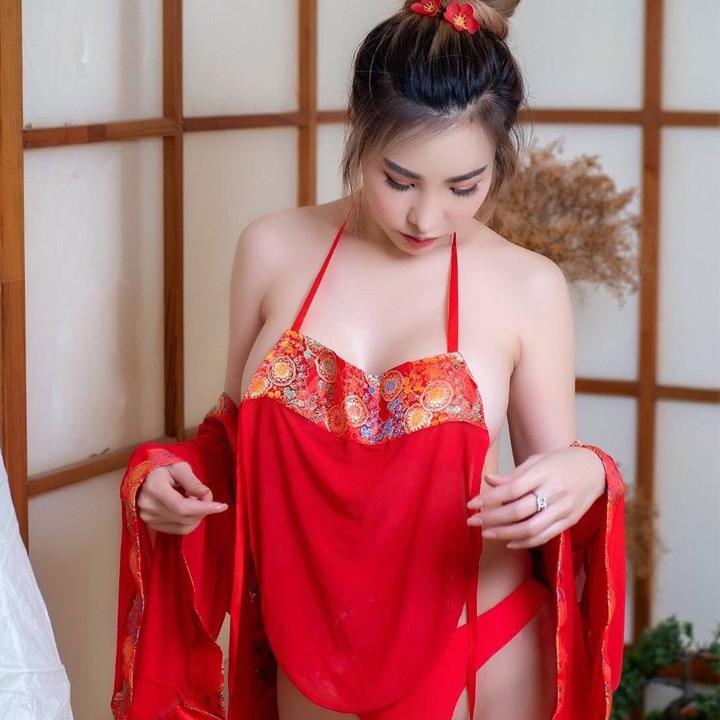 Cosplay sexy áo yếm tân nương vương phi cổ trang kèm áo choàng xuyên thấu quyến rũ | BigBuy360 - bigbuy360.vn
