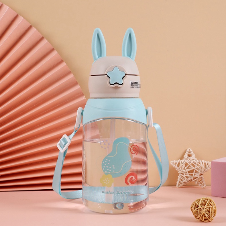 (có hình thật) Z0870 Bình nước PP tai thỏ cute 750ml có ống hút cho bé đi học tặng kèm sticker và charm