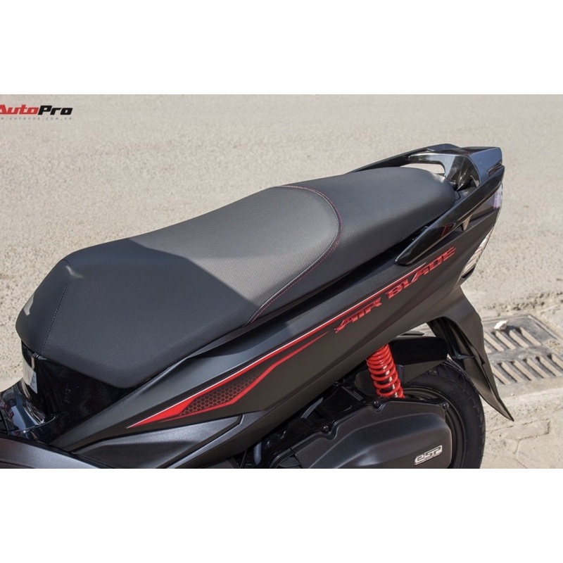 Tem chữ nổi Air blade 2017-2019 chính hãng honda màu đỏ một bên