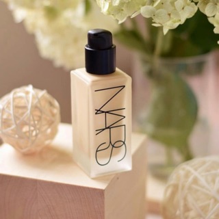 Kem nền NARS All Day Luminous Weightless Foundation 30ml