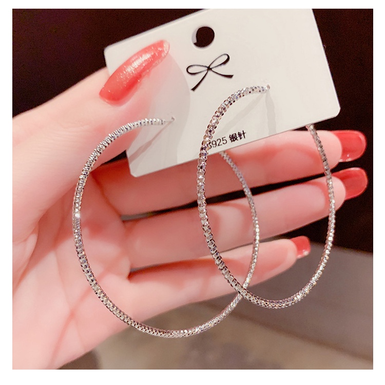 Đôi bông tai vòng tròn lớn thời trang cho nữ