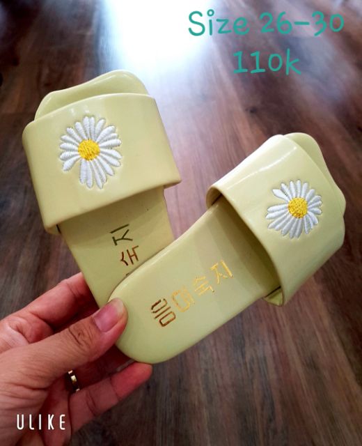 Dép lê họa tiết hoa cúc cực xinh cho bé gái size 26, 27, 28, 30