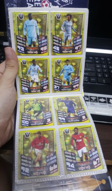 - Thẻ in Match Attax Huyền thoại Ngoại Hạng Anh Poca