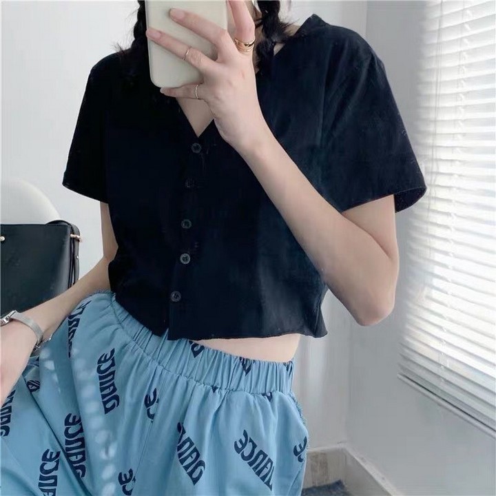 Áo croptop nữ tay ngắn form rộng cài cúc cổ V Ulzzang | BigBuy360 - bigbuy360.vn