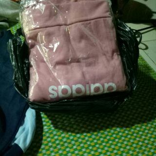 Bo the thao adiadsd aeri Tran 200k