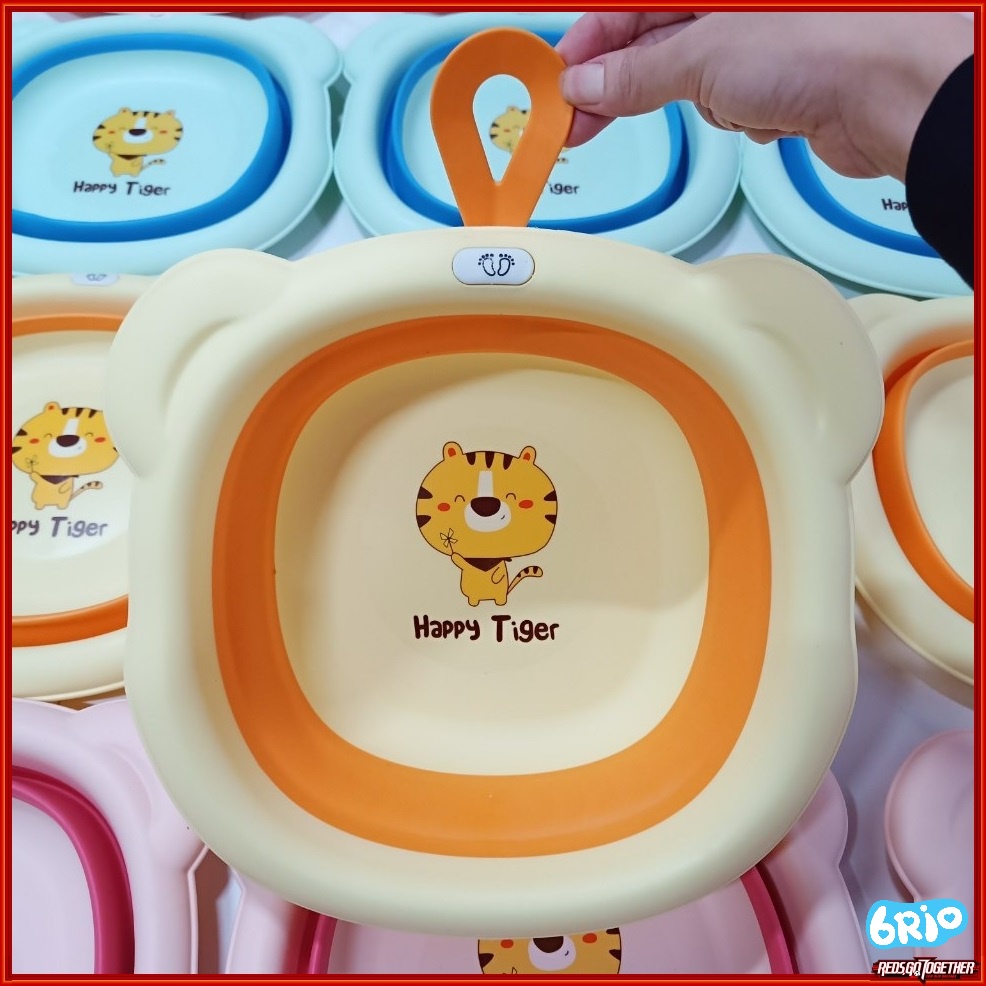 Chậu rửa mặt gấp gọn cho bé có quai treo