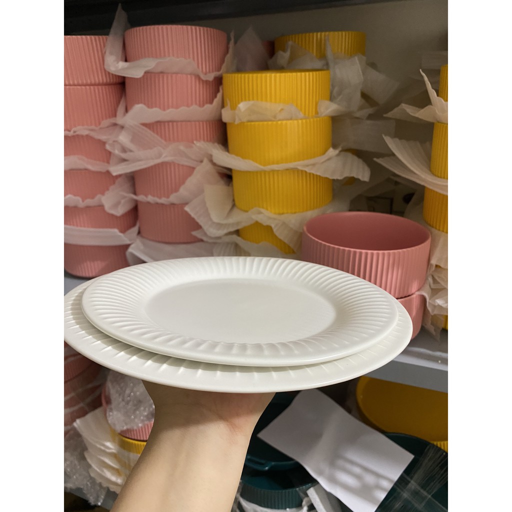 (HOT - ẢNH THẬT) Đĩa tròn vân sọc hoa cúc Hepburn 2 màu trắng/xanh phong cách Bắc Âu - hàng cao cấp không chì xuất khẩu