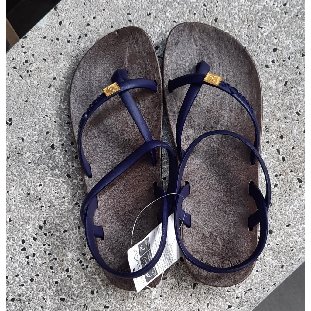 Giày xỏ ngón Blackout