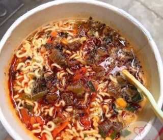 Mì dưa bò chua cay