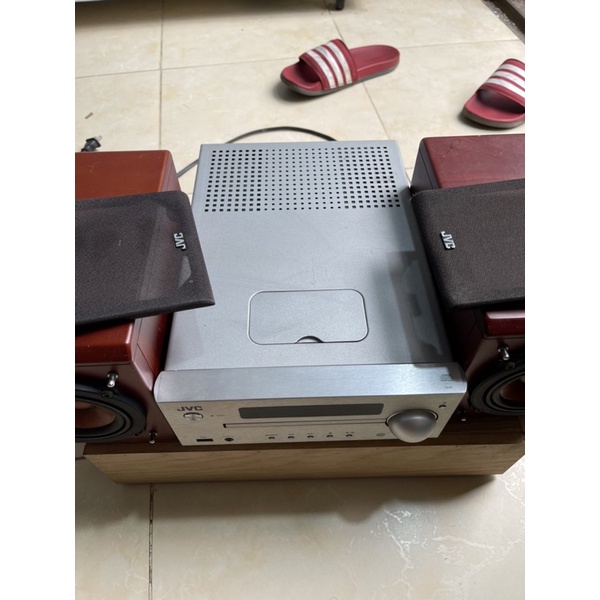 Dàn mini cao cấp JVC sử dụng công nghệ màn loa gỗ
