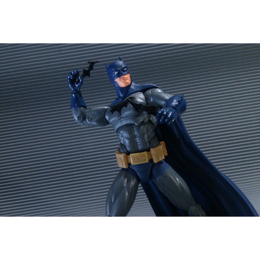 MÔ HÌNH CHÍNH HÃNG DC ICON BATMAN