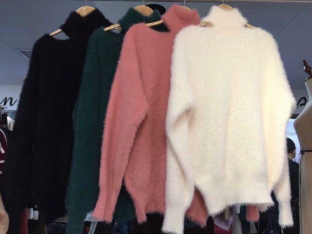 Áo len lông cổ cao trễ vai | BigBuy360 - bigbuy360.vn