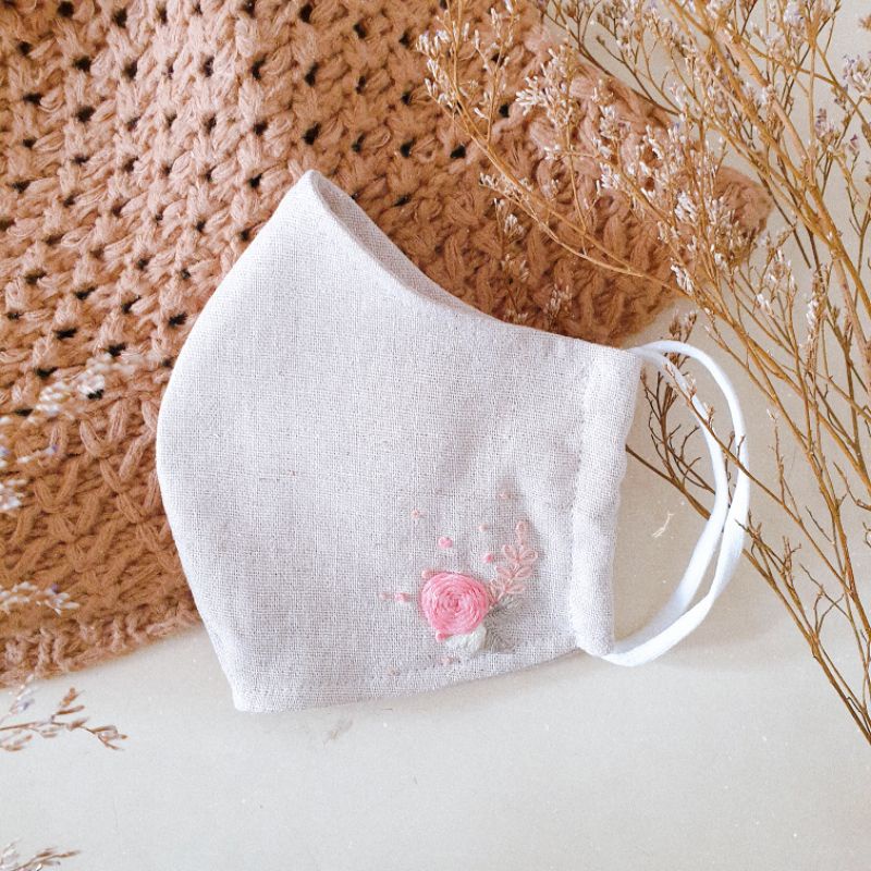 . Khẩu Trang Thêu Hoa 🥀